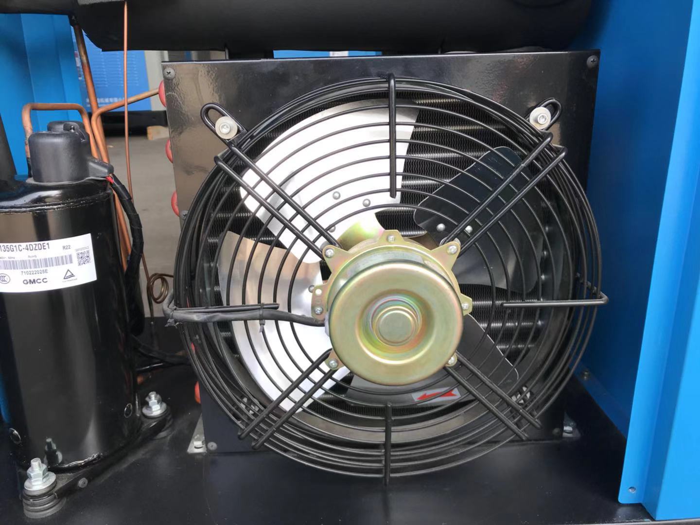 额定电压在士5%范围以内